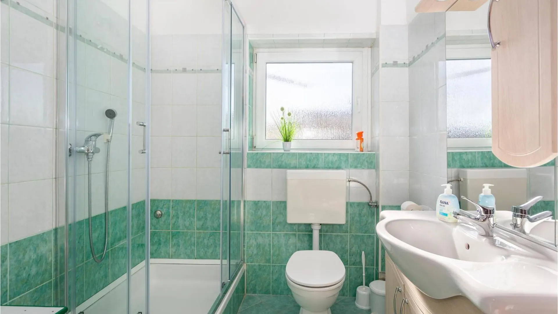 2 Bedroom Gorgeous Apartment In Drazice Croazia
