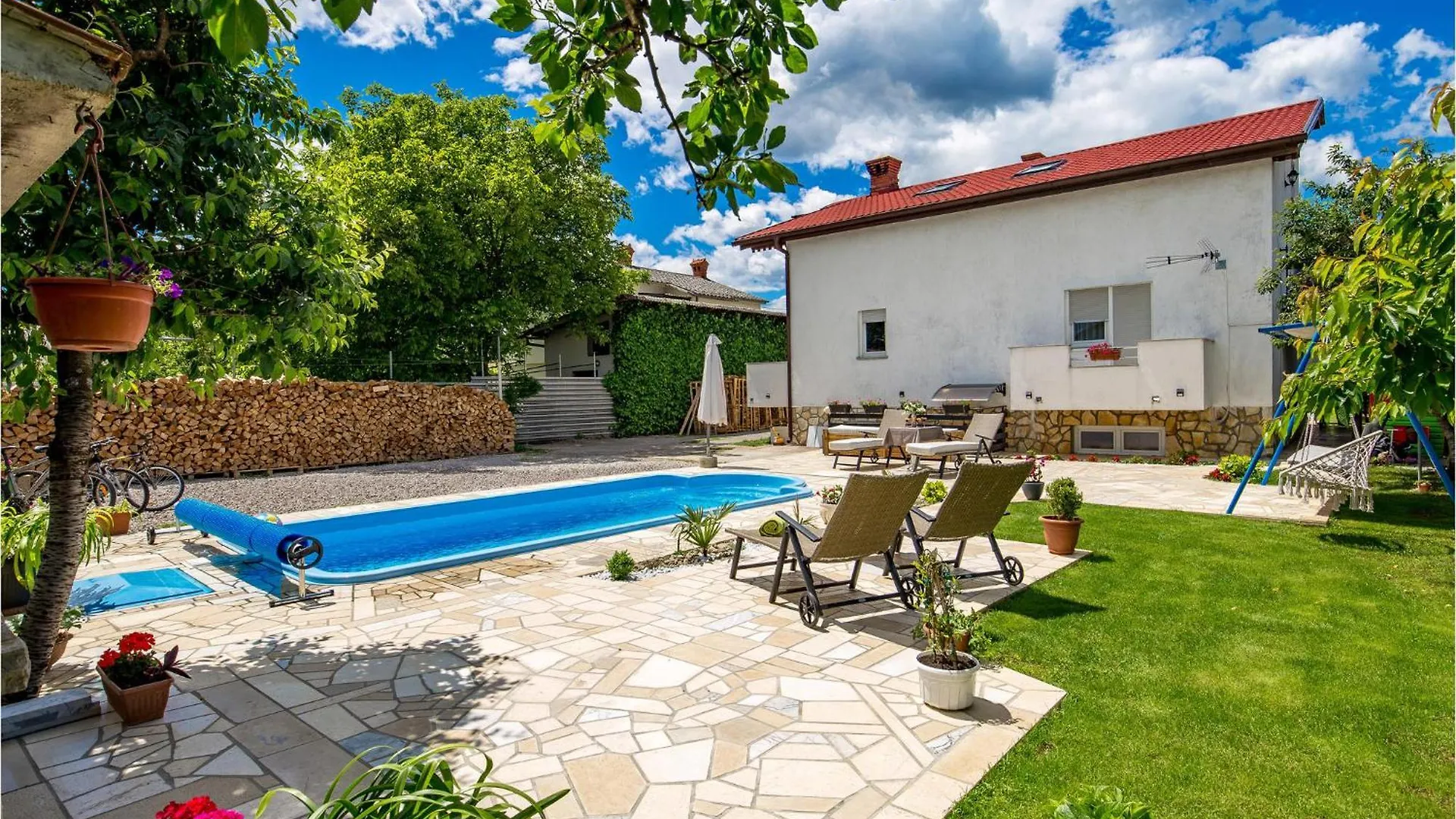 2 Bedroom Gorgeous Apartment In Drazice
